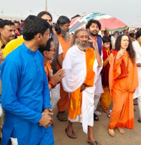 Shri shri Ravishankar ji with Sadhvi Sarswati ji
